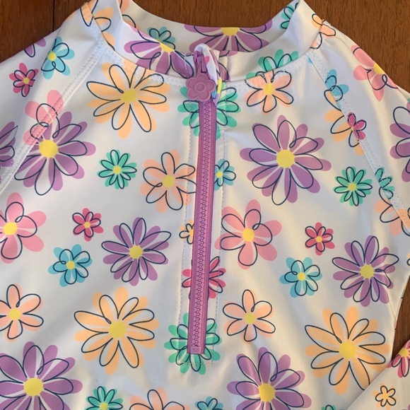 🍊5/$25 George Kids Floral Rashguard - Purple, Yellow, Pink size 2T - Picture 4 of 6